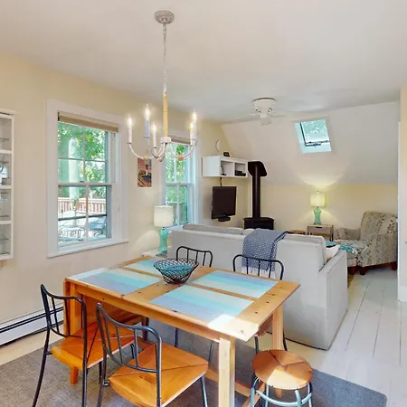 Central Coastal Apartment